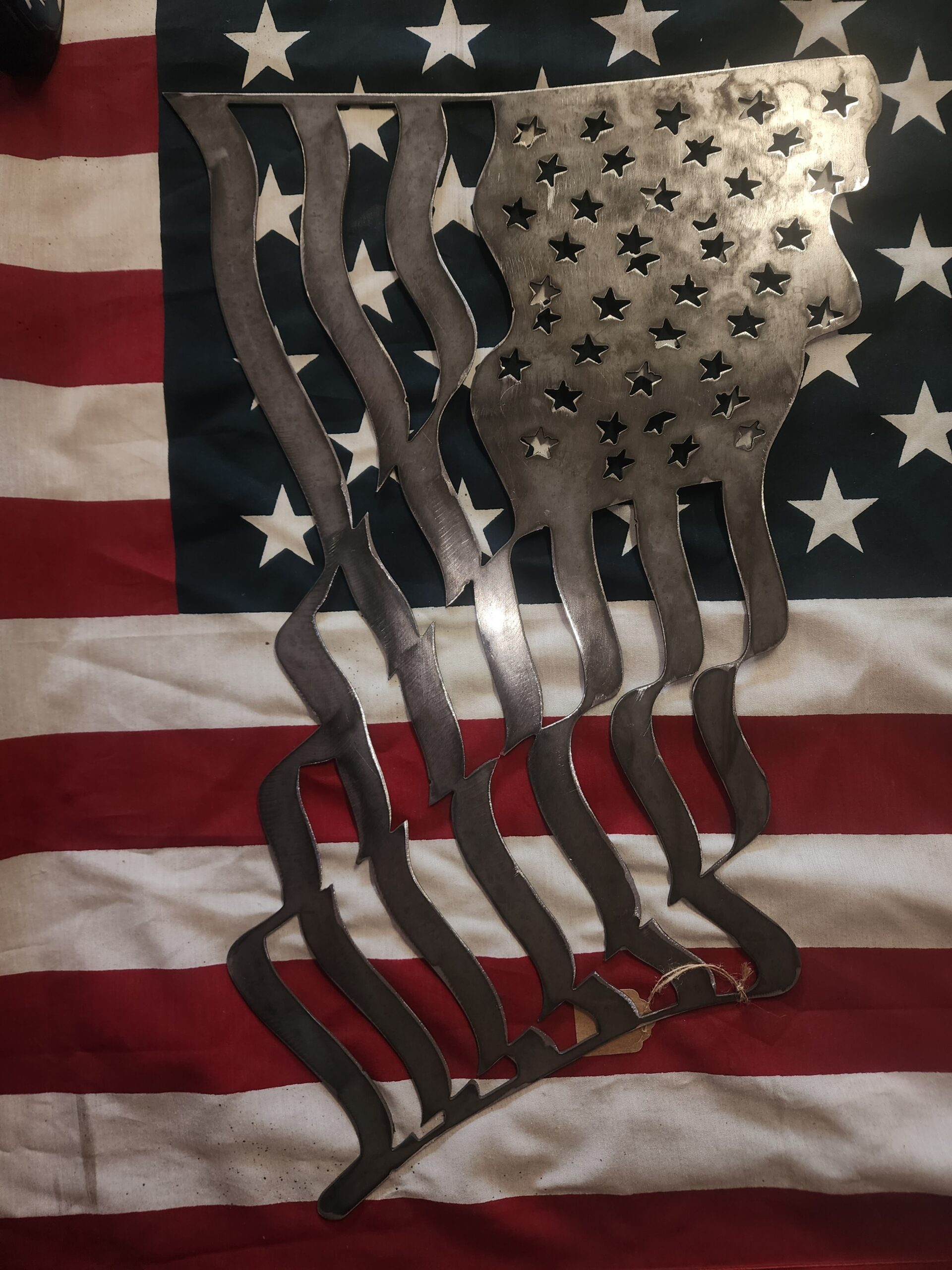 WAVY FLAG